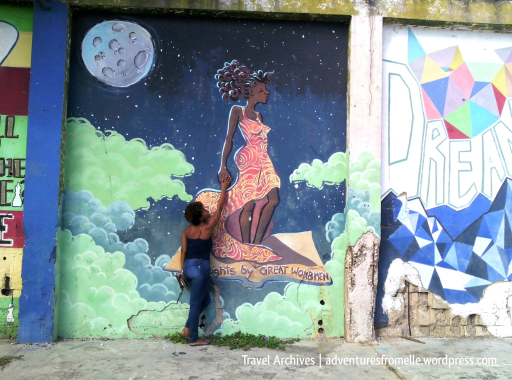 holding hands at fleet street